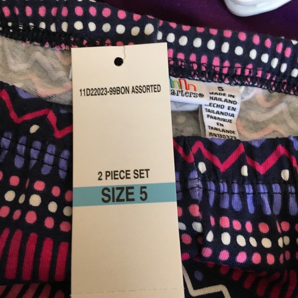 Kids Headquarters 2 Pc. Purple top& leggings set, Little Girl size 5. - Picture 8 of 10